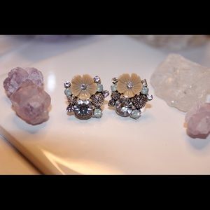 Beautiful earrings ✨🌸